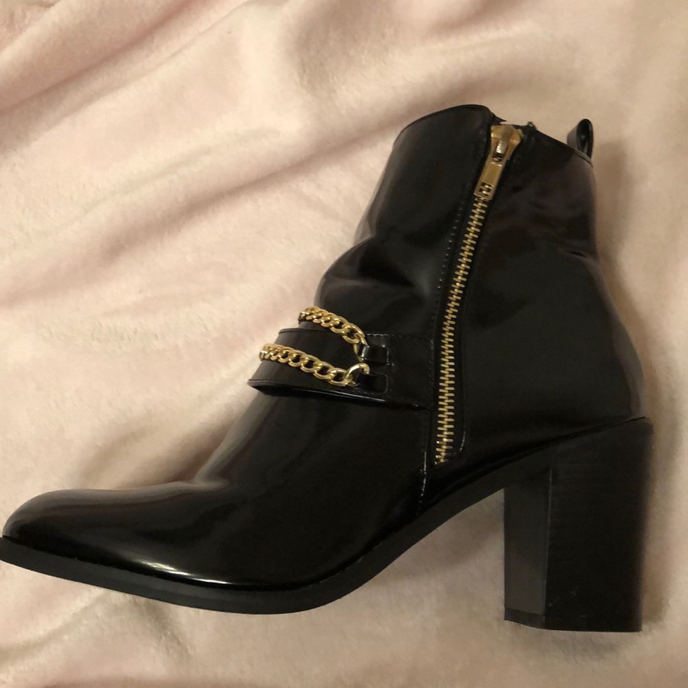 KOI COUTURE Chelsea Boots